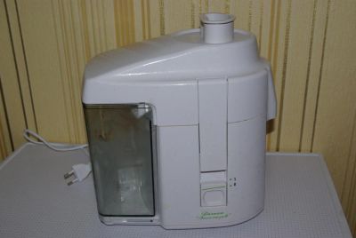 Лот: 4728996. Фото: 1. соковыжималка 500р. Кухонная