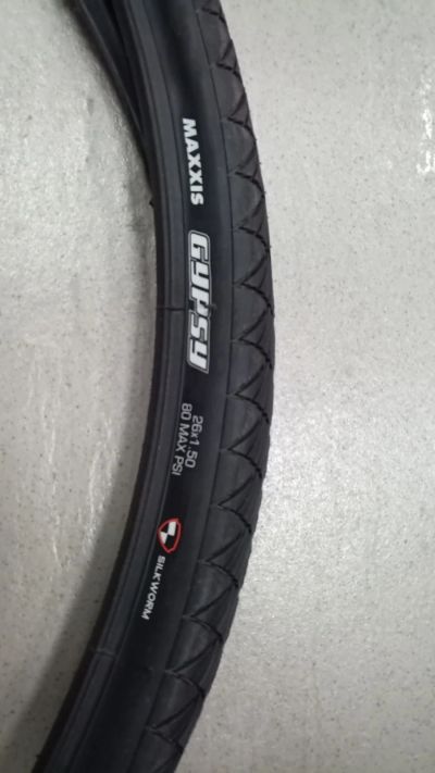 Лот: 15854729. Фото: 1. maxxis gypsy 26*1.50 silkworm. Запчасти