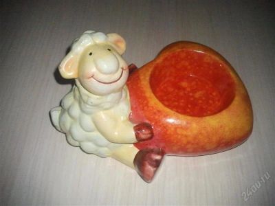 Лот: 1223267. Фото: 1. Овечка с сердечком (подсвечник... Фигурки, статуэтки
