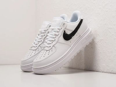 Лот: 20124594. Фото: 1. Кроссовки Nike Air Force 1 Luxe... Кеды, кроссовки, слипоны