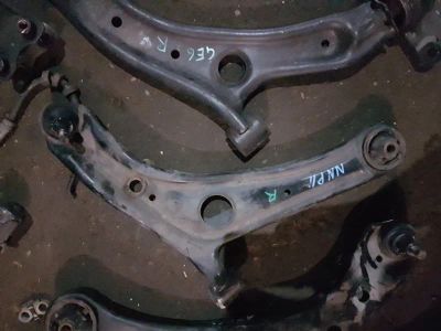 Лот: 20896559. Фото: 1. Рычаг подвески нижний Toyota Porte... Ходовая, подвеска, рулевое управление