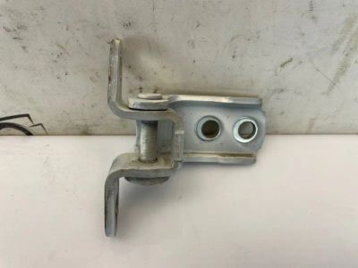 Лот: 24912899. Фото: 1. кронштейн двери Toyota Camry XV70. Двигатель и элементы двигателя