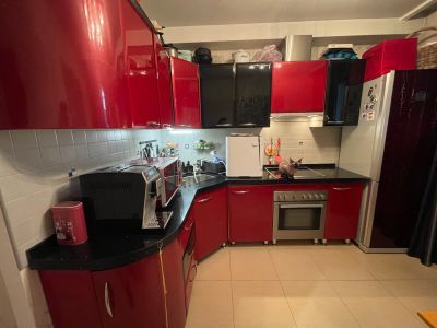 Лот: 25361502. Фото: 1. Гарнитур кухонный с техникой и... Кухонные гарнитуры
