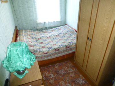 Лот: 3355497. Фото: 1. Продам кровать, две тумбочки и... Кровати