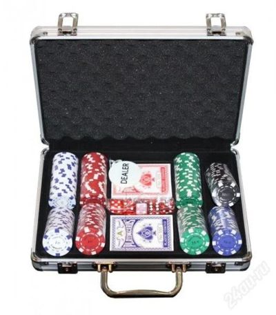 Лот: 1425605. Фото: 1. Отличный покерный набор на 200... Другое (спортивные товары)