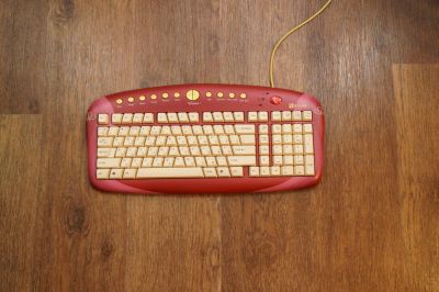 Лот: 4694362. Фото: 1. Клавиатура USB розовая , в хорошем... Клавиатуры и мыши
