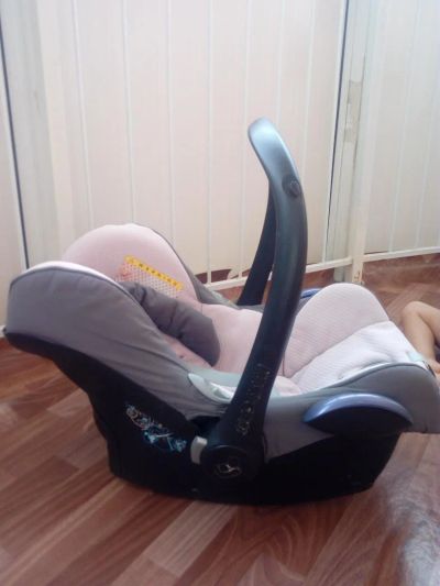 Лот: 9749738. Фото: 1. Автолюлька Maxi Cosi. Детские автокресла
