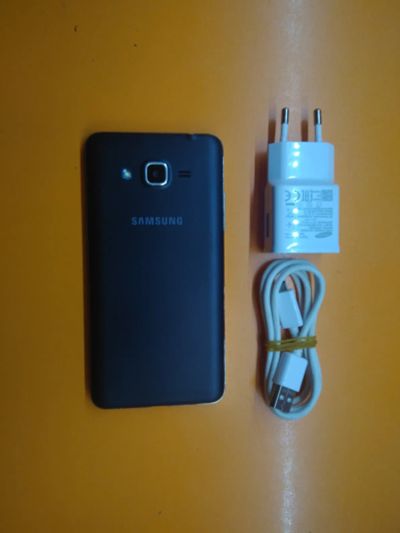 Лот: 15463538. Фото: 1. Б\У смартфон Samsung Galaxy J2... Смартфоны