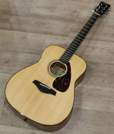 Лот: 20249760. Фото: 1. Акустическая гитара Yamaha FG800. Гитары