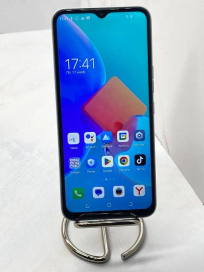 Лот: 21252964. Фото: 1. Tecno SPARK 8C 4/64GB (51222). Смартфоны
