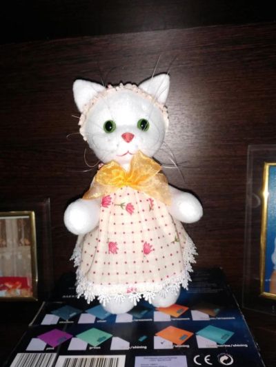 Лот: 10947890. Фото: 1. Кошечка текстильная. Авторские куклы, игрушки, поделки