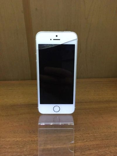 Лот: 10763905. Фото: 1. iPhone 5s 16GB. Смартфоны