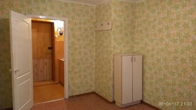 Лот: 9827862. Фото: 1. Сдам гостинку ул.Толстого 47. Квартиры, студии
