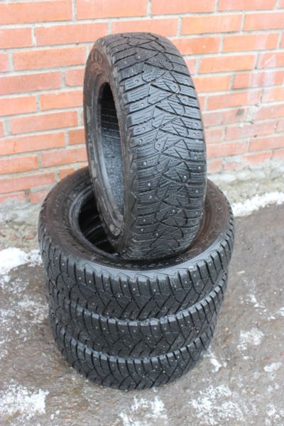 Лот: 24616990. Фото: 1. Шины зимние GoodYear 185 65 14... Шины