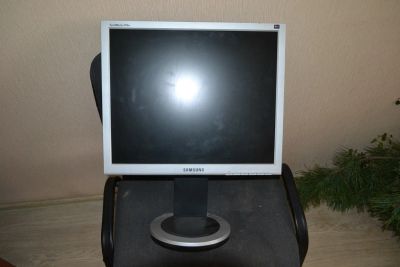 Лот: 8082757. Фото: 1. Монитор Samsung SyncMaster 913N. ЖК-мониторы