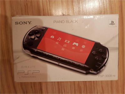 Лот: 10855724. Фото: 1. PSP-3008 Piano Black + 10 ИГР... Игровые приставки, консоли