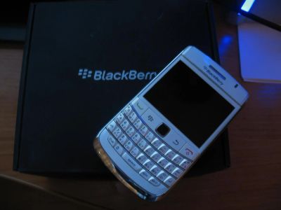Лот: 3778979. Фото: 1. BlackBerry 9700 Bold(white). Смартфоны