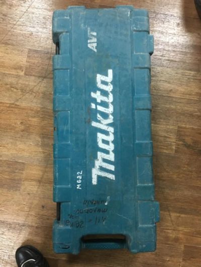 Лот: 10177447. Фото: 1. Отбойный молоток makita hm1214c. Электроинструмент