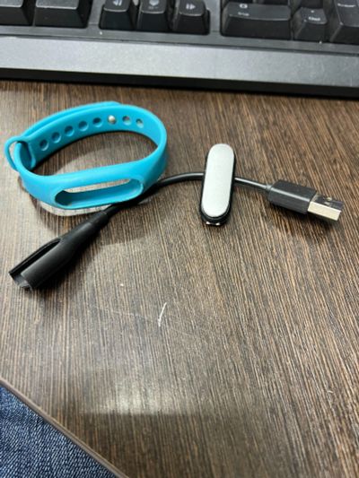 Лот: 18805159. Фото: 1. Фитнес-браслет Xiaomi mi band... Смарт-часы, фитнес-браслеты, аксессуары