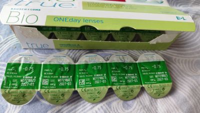 Лот: 23356205. Фото: 1. Линзы -0, 75 Biotrue ONEday lenses... Контактные линзы