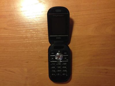 Лот: 4974634. Фото: 1. Sony Ericsson Z320i. Кнопочные мобильные телефоны
