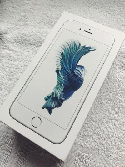 Лот: 12236943. Фото: 1. iPhone 6s на 32гб в идеальном... Чехлы, бамперы