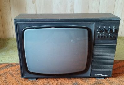 Лот: 19840640. Фото: 1. Телевизор черно-белый. Телевизоры