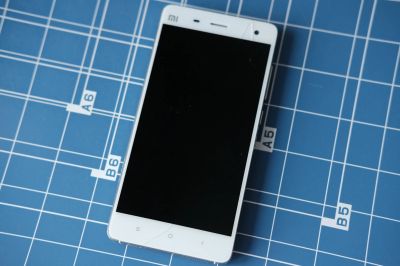 Лот: 13243581. Фото: 1. Xiaomi Mi4 надо заменить экран-тачскрин. Смартфоны