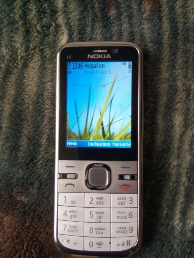 Лот: 4995532. Фото: 1. Nokia c5-00 золото в хорошем состоянии... Кнопочные мобильные телефоны