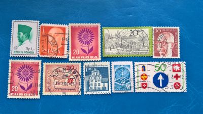 Лот: 15250960. Фото: 1. С Новым годом. Марки одним лотом-цена... Марки