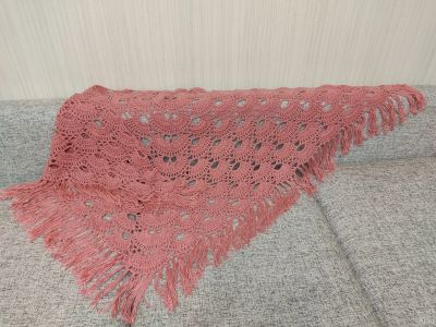 Лот: 17860732. Фото: 1. Ажурная шаль / платок ручной работы... Готовые изделия