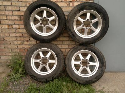 Лот: 2979109. Фото: 1. R17 6x139,7 ЕТ25, J7 литьё с резиной. Шины на дисках