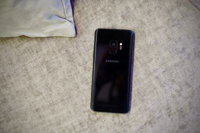 Лот: 15549265. Фото: 1. Samsung s9+ сотовые черный вьетнам. Кнопочные мобильные телефоны