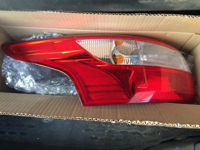 Лот: 4957105. Фото: 1. Фонарь Ford Focus 3. Оптика и освещение