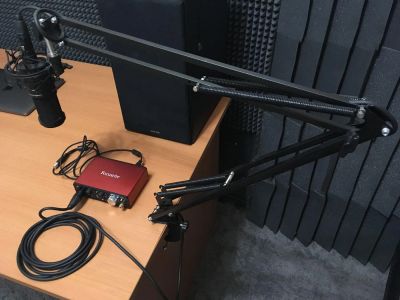 Лот: 10058962. Фото: 1. Микрофон AT2020 XLR + Focusrite... Студийные микрофоны, радиомикрофоны и радиосистемы