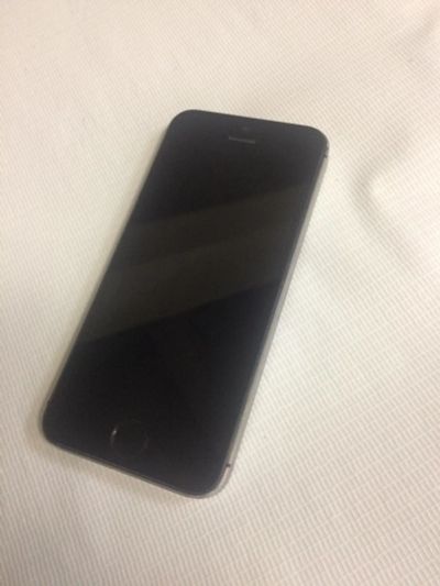 Лот: 10656850. Фото: 1. iPhone 5s 32gb (заблокирован на... Смартфоны