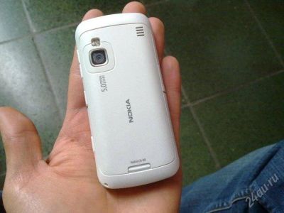 Лот: 1769914. Фото: 1. nokia c6-00. белый. Смартфоны
