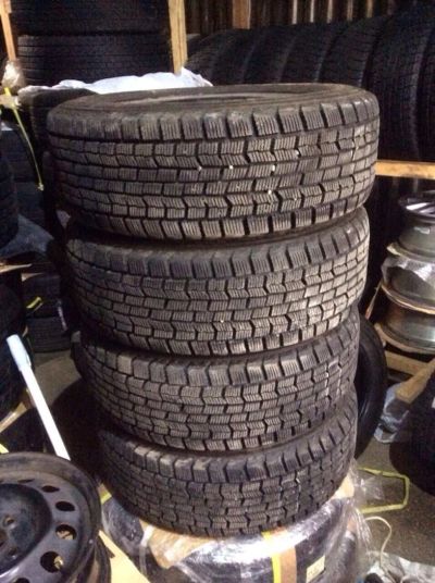 Лот: 4764902. Фото: 1. Нешипованные Шины 195/65R14 GoodYear... Шины