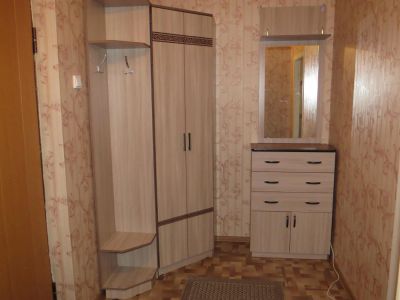 Лот: 6359044. Фото: 1. Угловая прихожая+комод+зеркало. Прихожие, гардеробные