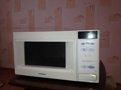 Лот: 3907106. Фото: 1. Микроволновая печь Samsung. Микроволновки, мини-печи
