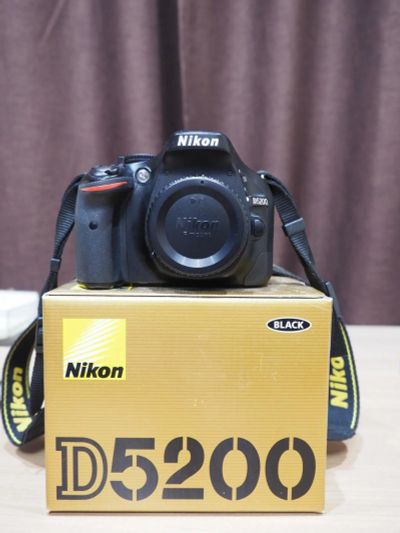 Лот: 10839363. Фото: 1. Фотоаппарат Nikon D5200 body. Цифровые зеркальные