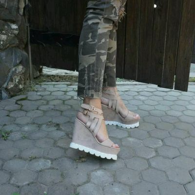 Лот: 11637501. Фото: 1. Босоножки беж, разные размеры. Босоножки