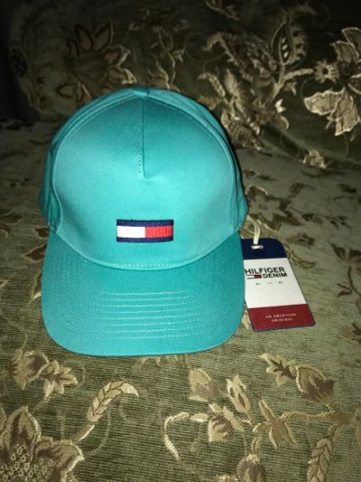Лот: 10630115. Фото: 1. Бейсболка Tommy Hilfiger. Головные уборы