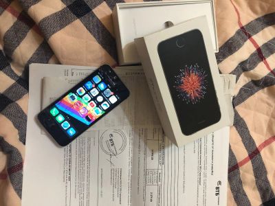 Лот: 16547808. Фото: 1. Iphone se 32gb. Смартфоны