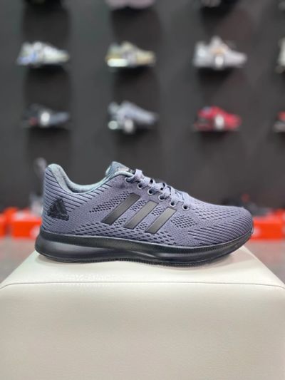 Лот: 21580059. Фото: 1. Кроссовки Adidas великаны (все... Кеды, кроссовки, слипоны