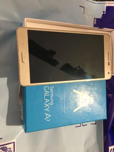 Лот: 10088349. Фото: 1. samsung galaxy a7 sm-a700fd (gold... Смартфоны