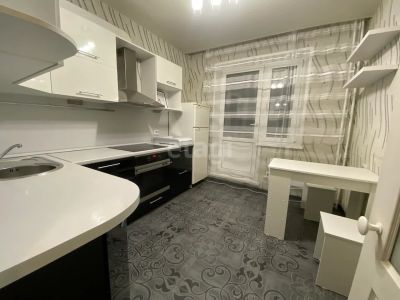 Лот: 21336123. Фото: 1. Сдам 1-комн. кв. 37 кв.м. Красноярск... Квартиры, студии
