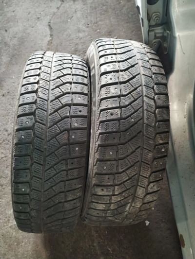 Лот: 14993225. Фото: 1. Шины зимние шипованные 185 65... Шины