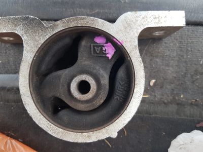 Лот: 24567087. Фото: 1. Опора двигателя передняя Nissan... Двигатель и элементы двигателя