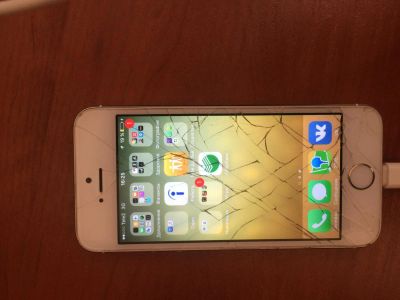 Лот: 7687441. Фото: 1. продам iphone 5 s gold 16g. Смартфоны